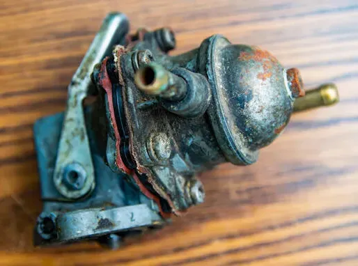 پمپ بنزین ماشین کاربراتوری